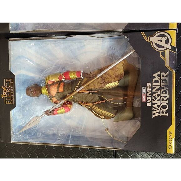 Black Panther Wakanda Forever Marvel Legends Nakia and Okoye Action Figure B11 - Picture 3 of 9